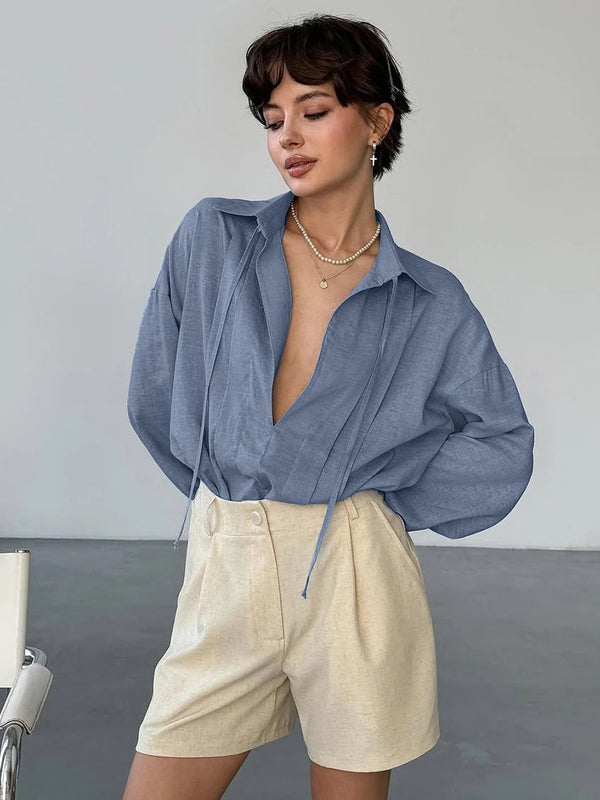 Camicia blu allentata